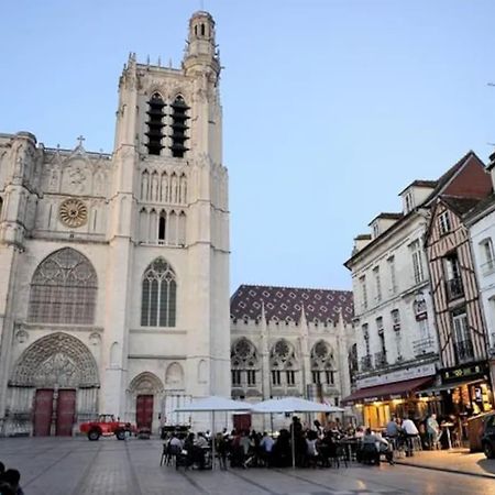 Super Appartement T3 Proche Gare Sens Exterior foto
