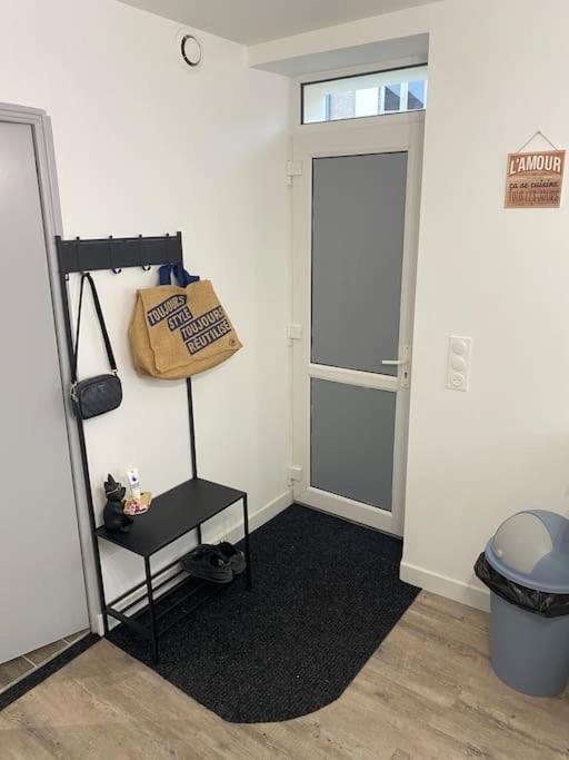 Super Appartement T3 Proche Gare Sens Exterior foto